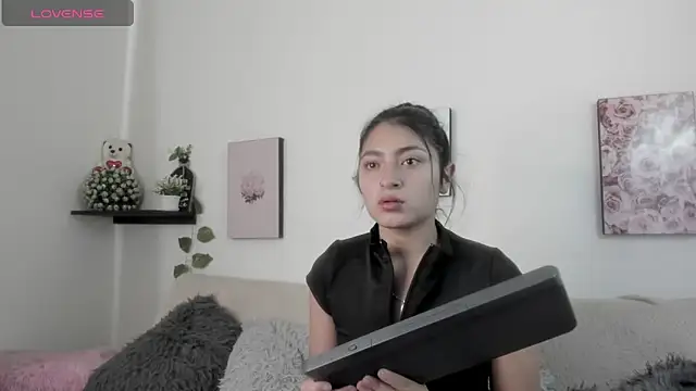 Snapshot of Alexaalove_1 chatting on 1, 3, 2026 Alexaalove 1 online show from 1, 3, 2026