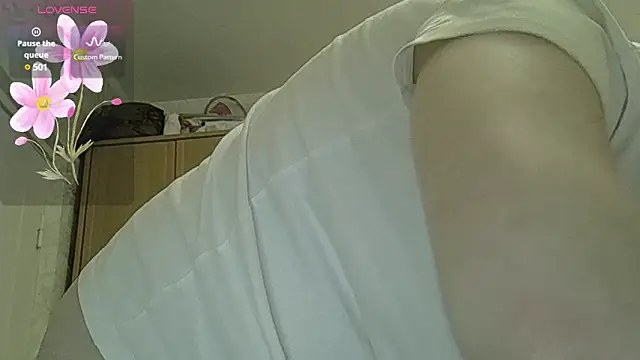 CurvyWild Lady30 online show from 10, 4, 2026