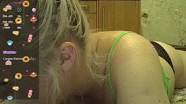 Snapshot of CurvyWild_Lady30 chatting on 12, 6, 2026 CurvyWild Lady30 online show from 12, 6, 2026