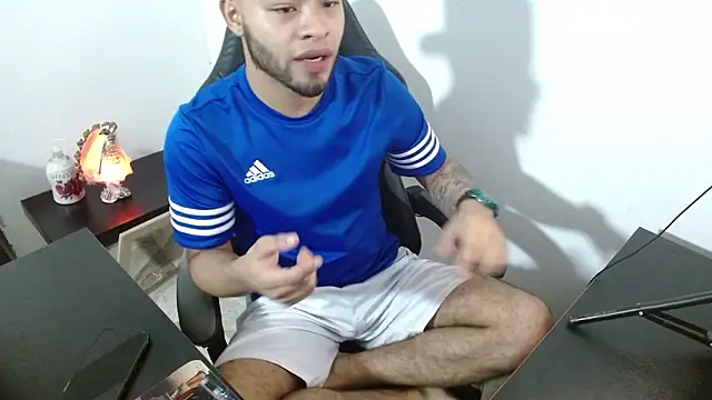 Xanderstone00 online show from 10, 2, 2026