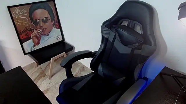 Xanderstone00 online show from 12, 2, 2026