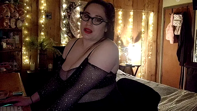 Snapshot of VelvetBrunetteXo chatting on 24, 2, 2026 VelvetBrunetteXo online show from 24, 2, 2026