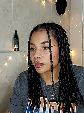 BrianaSweetxxx online show from 7, 3, 2026