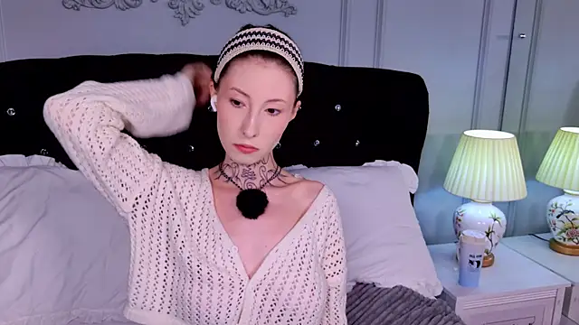 roxy morrison x online show from 18, 5, 2026