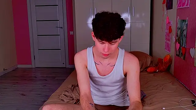 moon Gloww online show from 22, 3, 2026