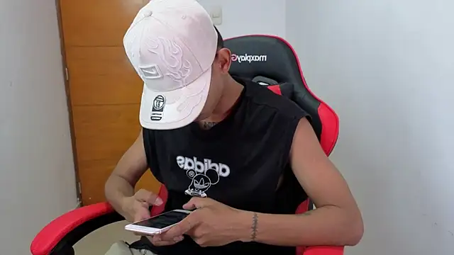 Snapshot of Niklausxxx chatting on 9, 2, 2026 Niklausxxx online show from 9, 2, 2026