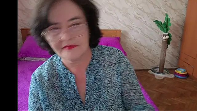 xMaryxAnne online show from 4, 4, 2026