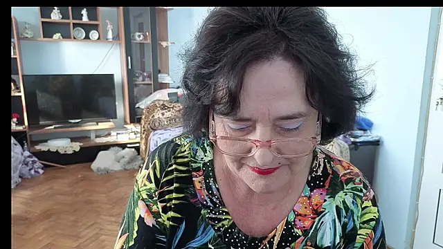 xMaryxAnne online show from 5, 3, 2026