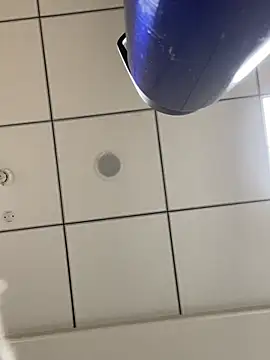 hassuniii online show from 10, 2, 2026