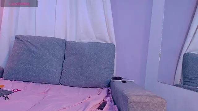 SuzyFox  online show from 27, 2, 2026