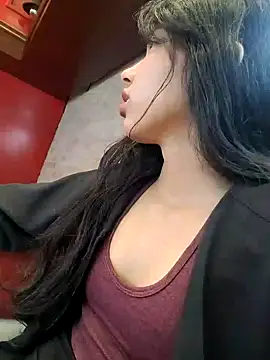 Snapshot of jadelaurent chatting on 11, 2, 2026 jadelaurent online show from 11, 2, 2026