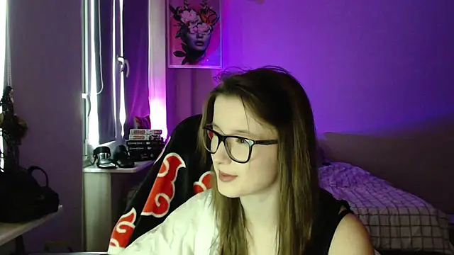 LunaXcherry online show from 13, 4, 2026