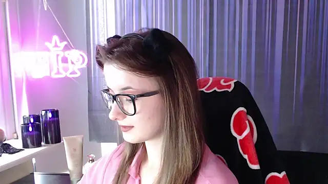 Snapshot of LunaXcherry chatting on 21, 6, 2026 LunaXcherry online show from 21, 6, 2026