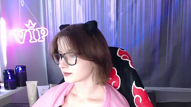 Snapshot of LunaXcherry chatting on 23, 7, 2026 LunaXcherry online show from 23, 7, 2026