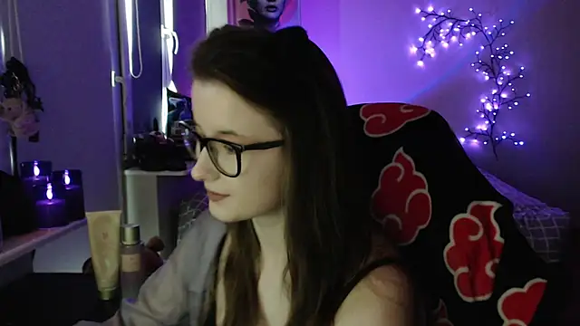 Snapshot of LunaXcherry chatting on 30, 4, 2026 LunaXcherry online show from 30, 4, 2026