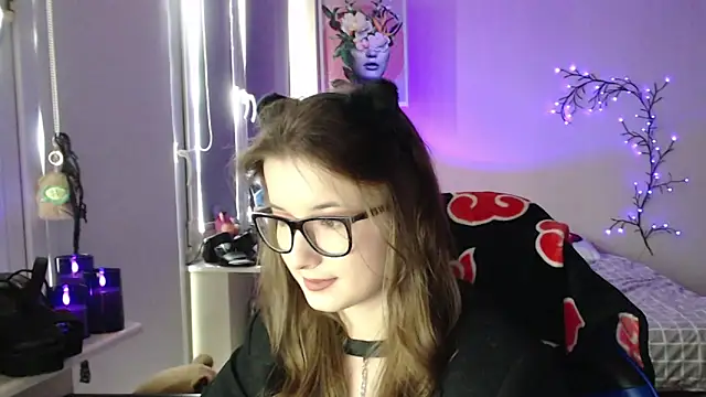Snapshot of LunaXcherry chatting on 9, 5, 2026 LunaXcherry online show from 9, 5, 2026
