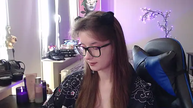 Snapshot of LunaXcherry chatting on 10, 5, 2026 LunaXcherry online show from 10, 5, 2026