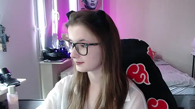 Snapshot of LunaXcherry chatting on 11, 6, 2026 LunaXcherry online show from 11, 6, 2026