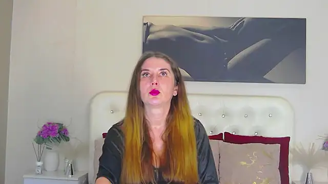 Snapshot of AzeliaHart chatting on 10, 2, 2026 AzeliaHart online show from 10, 2, 2026