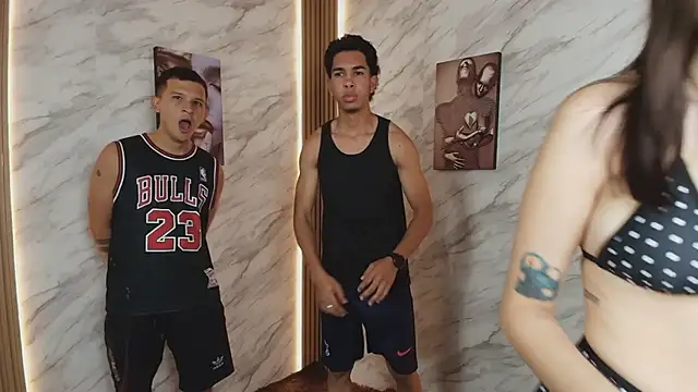 nympho queenhot online show from 15, 2, 2026