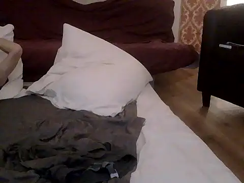 Snapshot of Mickredge chatting on 15, 2, 2026 Mickredge online show from 15, 2, 2026