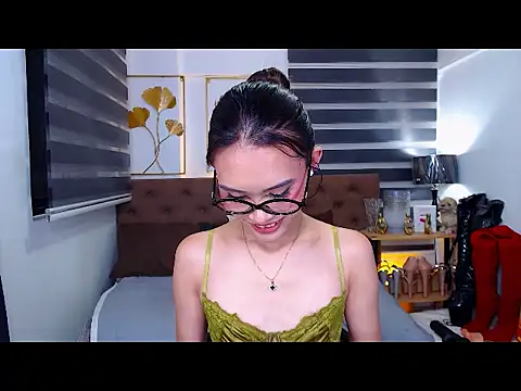 JuicyCockThea online show from 28, 4, 2026