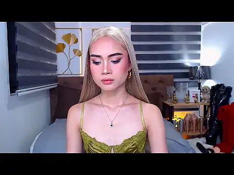 JuicyCockThea online show from 25, 4, 2026
