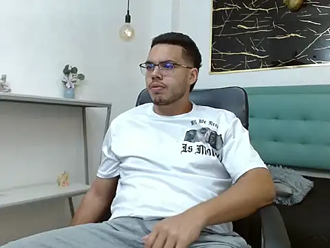 Snapshot of Trevor_Ash chatting on 13, 2, 2026 Trevor Ash online show from 13, 2, 2026