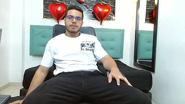 Snapshot of Trevor_Ash chatting on 21, 2, 2026 Trevor Ash online show from 21, 2, 2026