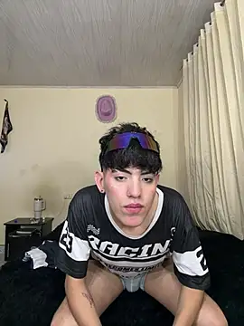 max femboy online show from 9, 2, 2026