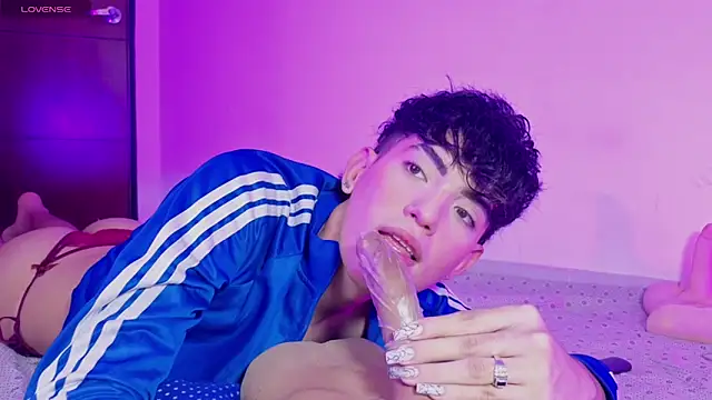 max femboy online show from 2, 6, 2026