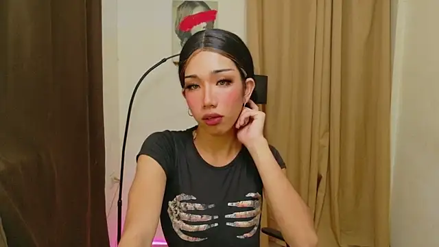 Snapshot of Queenoflustx chatting on 13, 5, 2026 Queenoflustx online show from 13, 5, 2026