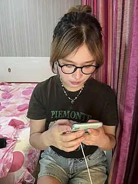 Snapshot of A-cola chatting on 13, 7, 2026 A-cola online show from 13, 7, 2026