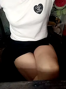 Lavi sexy07 online show from 15, 4, 2026