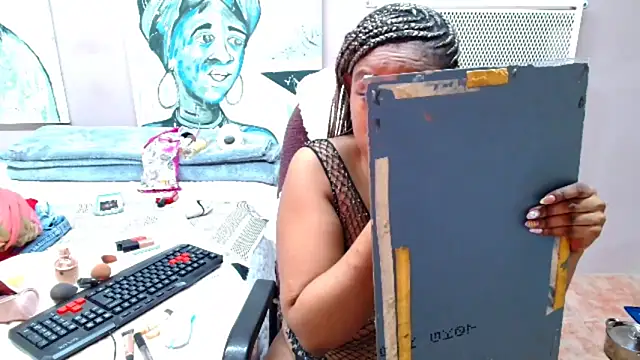 Snapshot of TyraHotxxx chatting on 14, 4, 2026 TyraHotxxx online show from 14, 4, 2026