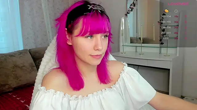 EmilyTrase online show from 10, 5, 2026