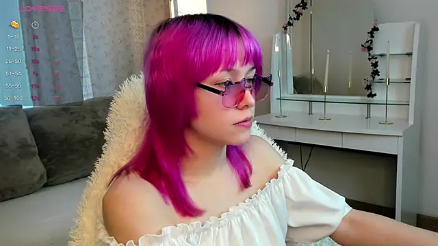 EmilyTrase online show from 17, 5, 2026
