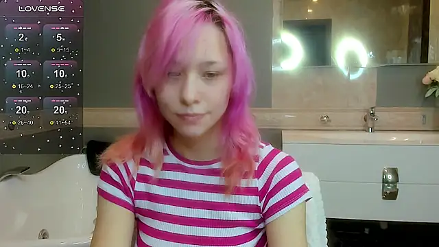 EmilyTrase online show from 5, 4, 2026