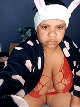 Snapshot of Sweet-Bella17 chatting on 14, 7, 2026 Sweet-Bella17 online show from 14, 7, 2026