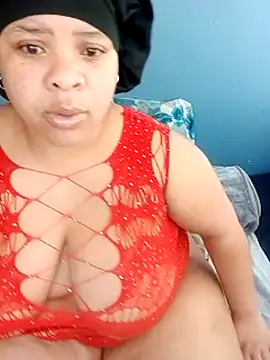 Snapshot of Sweet-Bella17 chatting on 7, 7, 2026 Sweet-Bella17 online show from 7, 7, 2026