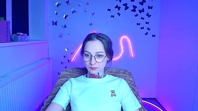 Esmi Winter online show from 22, 3, 2026