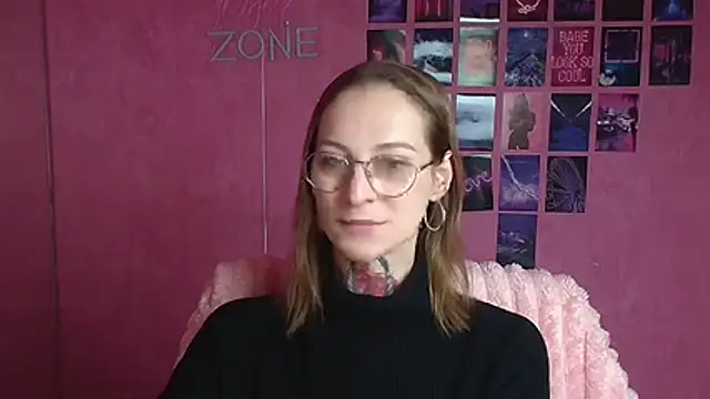 Snapshot of Esmi_Winter chatting on 18, 2, 2026 Esmi Winter online show from 18, 2, 2026