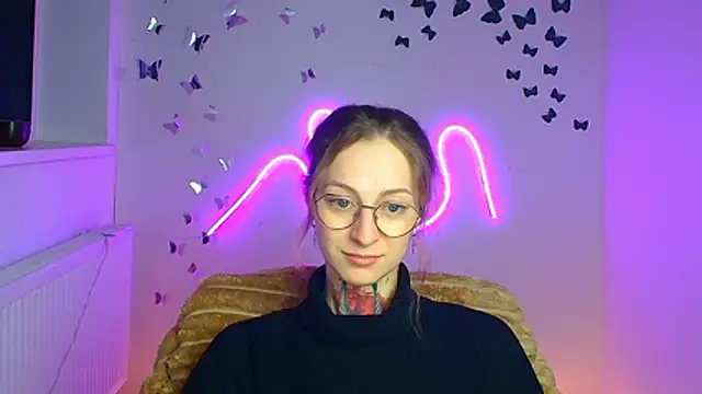 Esmi Winter online show from 13, 4, 2026