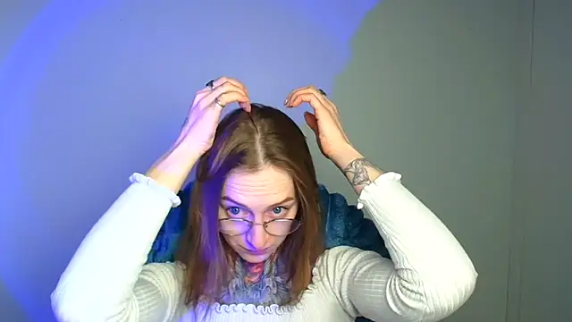 Snapshot of Esmi_Winter chatting on 24, 2, 2026 Esmi Winter online show from 24, 2, 2026