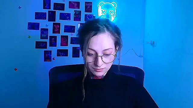 Esmi Winter online show from 13, 3, 2026