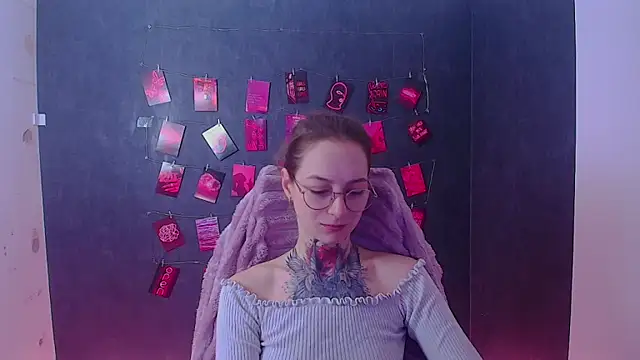 Esmi Winter online show from 9, 3, 2026