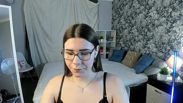 Coraline kitty online show from 28, 4, 2026