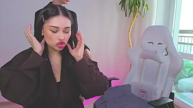 Sofia Plump online show from 25, 4, 2026