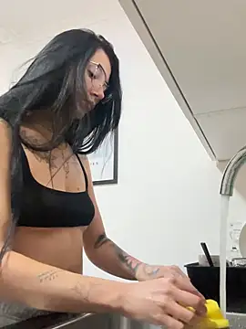Karmenlovex online show from 4, 3, 2026