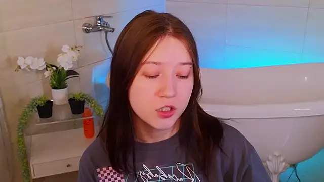 MmollyMay online show from 3, 3, 2026